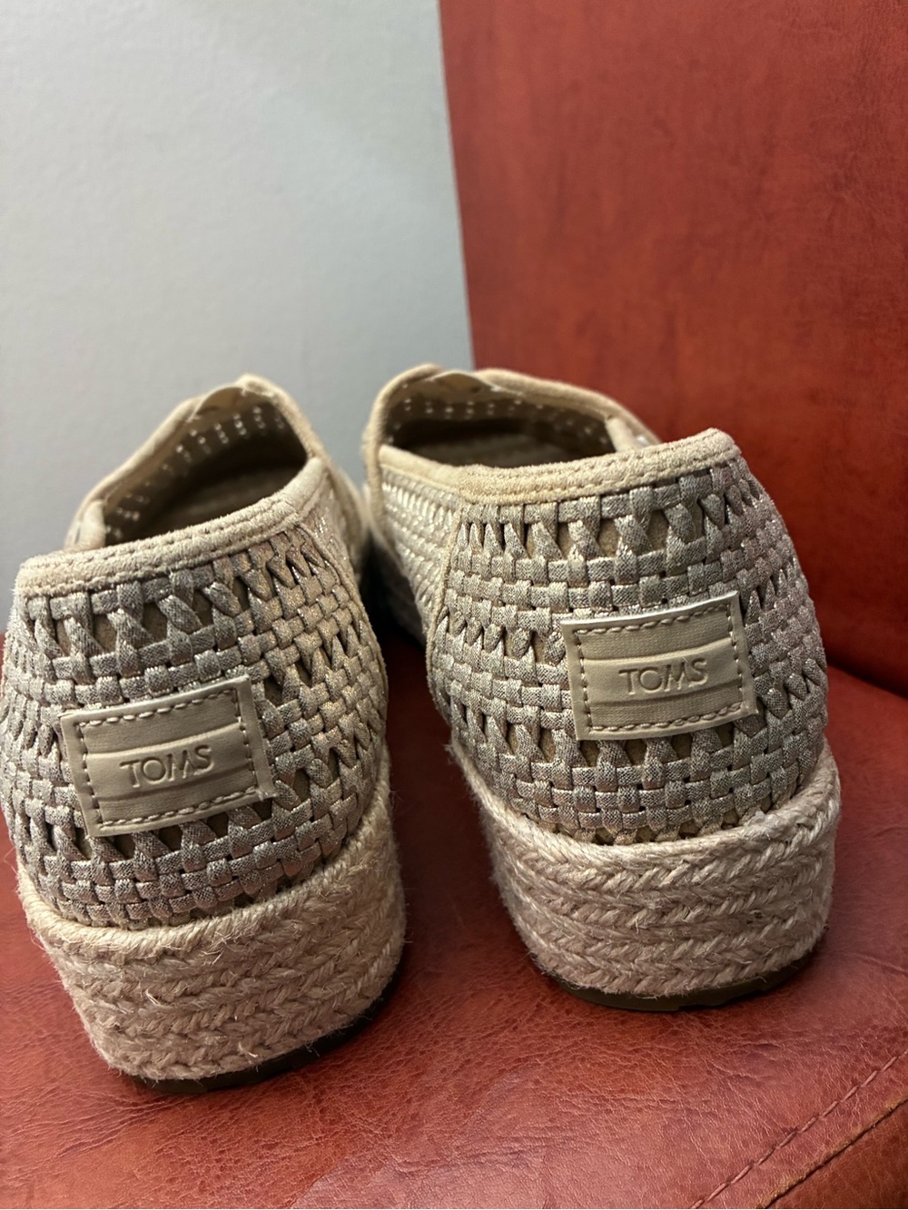 Tom’s Valencia platform espadrille in champagne metallic basket weave SZ 12 NWOB - Picture 5 of 9